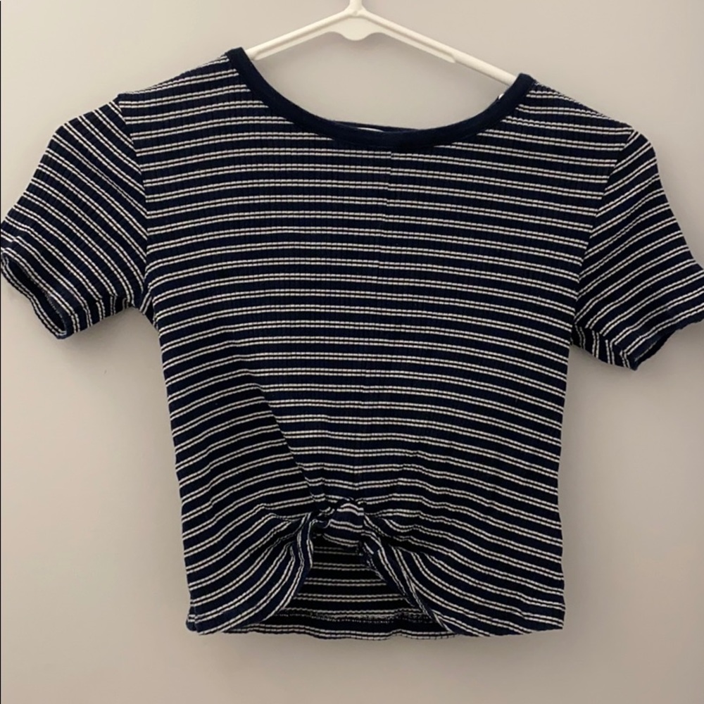 hollister t shirt